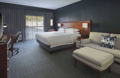 Norwalk Hotel | Comfortable Stay at Courtyard by Marriott Norwalk