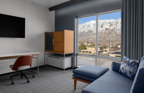 Hillcrest Hotel | Discover Courtyard by Marriott Orem University Place Stay