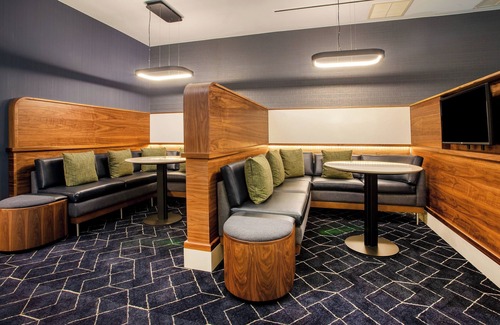 Fairvilla Hotel | Welcoming Stay at Courtyard by Marriott Orlando Altamonte