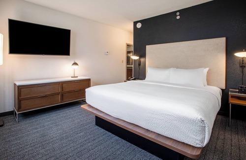 Fairvilla Hotel | Welcoming Stay at Courtyard by Marriott Orlando Altamonte