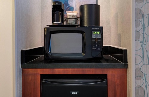 Strabane Hotel | Inviting Courtyard by Marriott Pittsburgh: Family-Friendly Stay