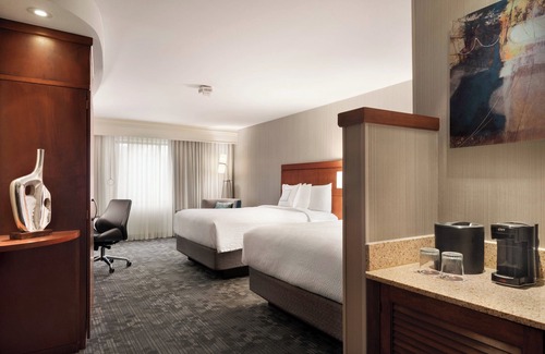 Woodbridge Hotel | Comfortable Stay at Courtyard by Marriott Potomac Mills