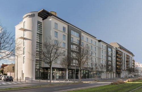 Petit-Colombes Hotel | Inviting Courtyard by Marriott Paris La Defense West - Colombes