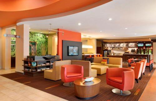 Peoria Hotel | Relaxing Retreat at Courtyard by Marriott Peoria