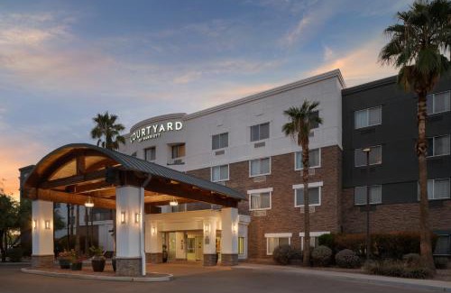 Maryvale Hotel | Relax at Courtyard by Marriott Phoenix West/Avondale