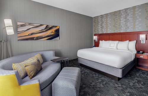 Moon Township Hotel | Comfortable Stay at Courtyard by Marriott Pittsburgh Airport
