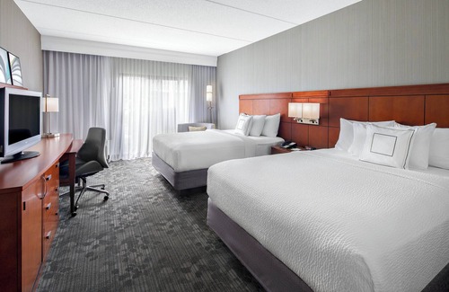 Moon Township Hotel | Comfortable Stay at Courtyard by Marriott Pittsburgh Airport