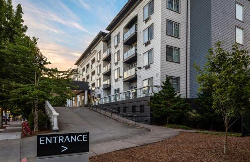 Bridgeton Hotel | Discover Courtyard by Marriott Portland North with Pool & Hot Tub