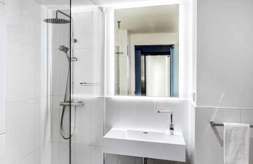 Prague 6 Hotel | Convenient Courtyard by Marriott Prague Airport Awaits You