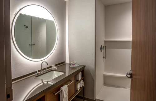 East Avenue Hotel | Explore Comfort at Courtyard by Marriott Rochester Downtown