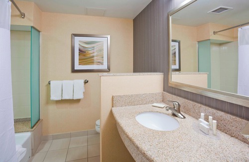Kutzky Park Hotel | Premier Stay at Courtyard by Marriott Rochester Mayo Clinic