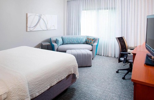 Roanoke Hotel | Discover Courtyard by Marriott Roanoke Airport - Family Friendly