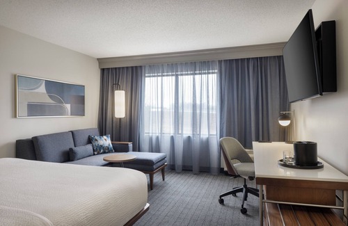 Springfield Hotel | Discover Comfort at Courtyard by Marriott Springfield Airport