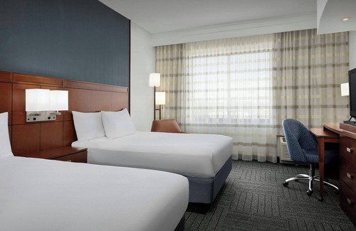 Salisbury Hotel | Relax at Courtyard by Marriott Salisbury NC with Pool & Dining
