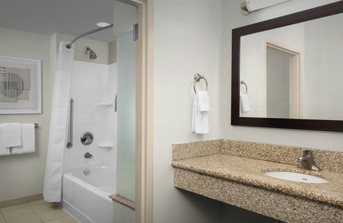 Salisbury Hotel | Relax at Courtyard by Marriott Salisbury NC with Pool & Dining