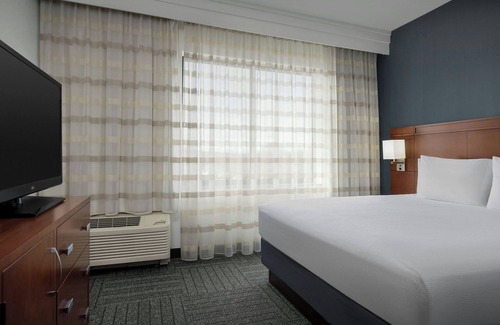 Salisbury Hotel | Relax at Courtyard by Marriott Salisbury NC with Pool & Dining