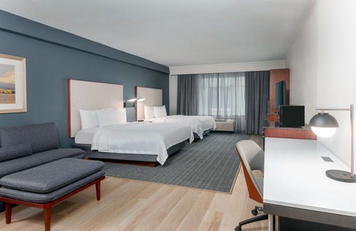 Braden River Hotel | Relax at Courtyard by Marriott Sarasota with Pool & Spa