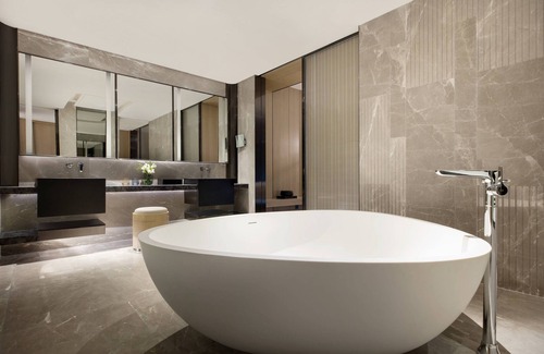 Hepingcun Hotel | Discover Courtyard by Marriott Shenzhen Northwest: Rated 9.4/10