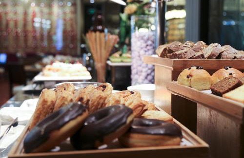 Xujiahui Hotel | Relax at Courtyard By Marriott Shanghai Xujiahui, 4-Star Stay