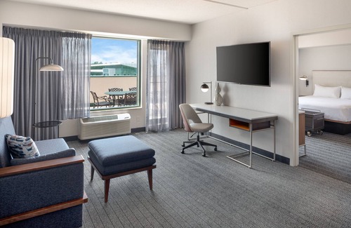 Downtown Hotel | Explore Courtyard by Marriott Stamford Downtown's Amenities