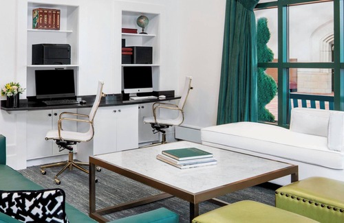 Downtown Hotel | Explore Courtyard by Marriott Stamford Downtown's Amenities
