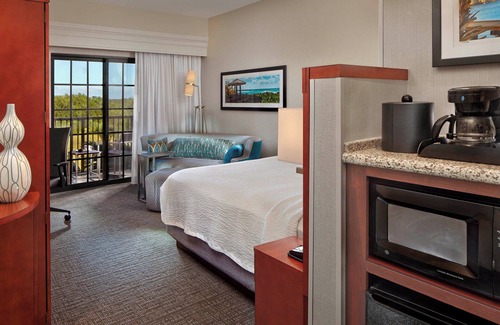 Stuart Hotel | Relax at Courtyard By Marriott Stuart with Pool & Spa