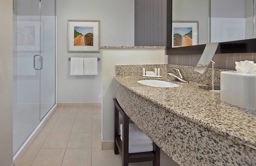 Stuart Hotel | Relax at Courtyard By Marriott Stuart with Pool & Spa