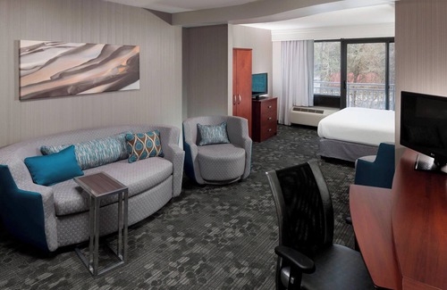 Norfolk - Virginia Beach Hotel | Enjoy Comfort at Courtyard by Marriott Suffolk Chesapeake