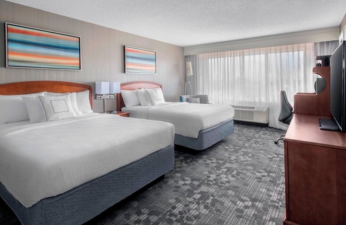 Liberty Corner Hotel | Relax at Courtyard by Marriott Basking Ridge with Pool & Spa