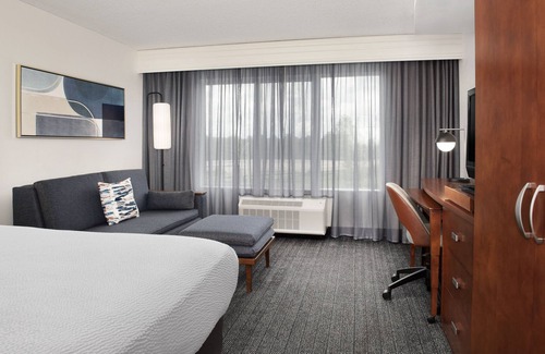 Southside Hotel | Discover Comfort at Courtyard by Marriott Jacksonville