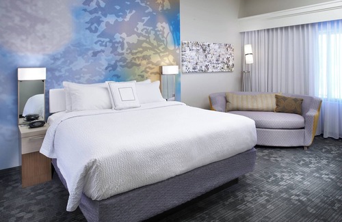 North Olmsted Hotel | Relaxing Courtyard by Marriott Near Cleveland Airport