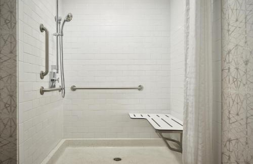Center City Hotel | Discover Comfort at Le Meridien Philadelphia - Pet Friendly Stay