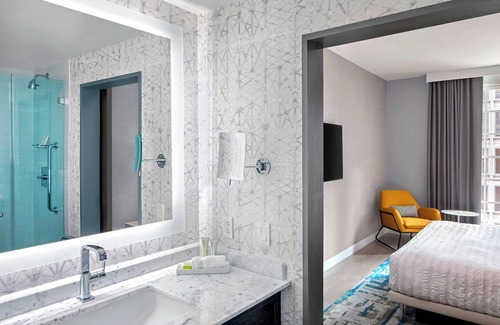 Center City Hotel | Discover Le Meridien Philadelphia: A 4-Star Gem with Spa & Dining