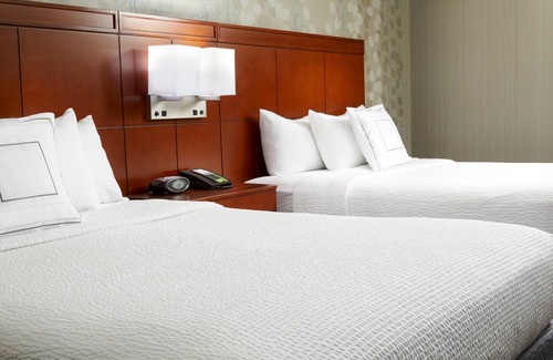 Far North Central Hotel | Family-Friendly Courtyard by Marriott Near Six Flags