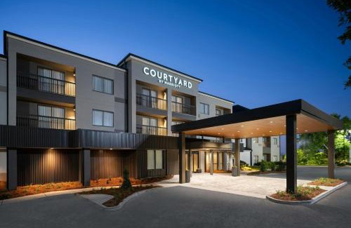 Valdosta Hotel | Inviting Courtyard by Marriott Valdosta with Pool & Dining