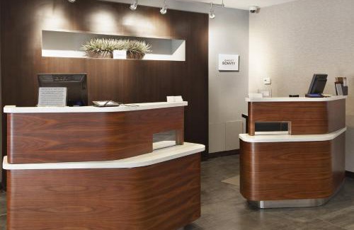 Valdosta Hotel | Inviting Courtyard by Marriott Valdosta with Pool & Dining