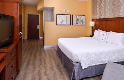 Hesperia Hotel | Relax at Courtyard by Marriott Victorville Hesperia