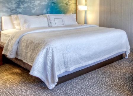 Westbury Hotel | Modern Courtyard by Marriott Westbury on Long Island