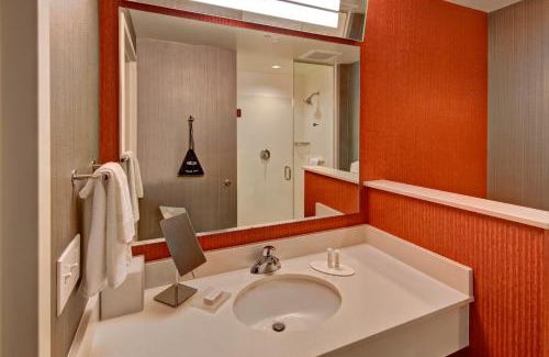 Westbury Hotel | Modern Courtyard by Marriott Westbury on Long Island