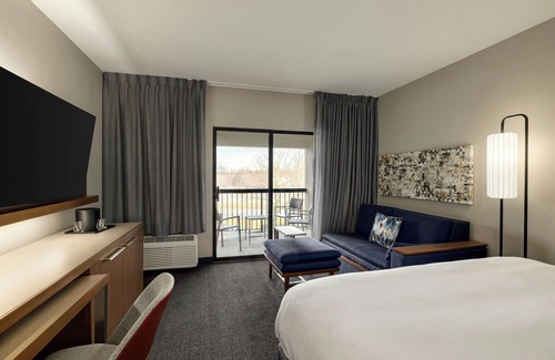 Talleyville Hotel | Welcoming Courtyard by Marriott Wilmington Brandywine Retreat
