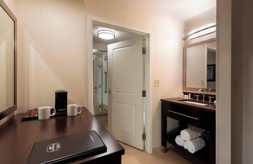 Worcester Hotel | Discover Courtyard by Marriott Worcester: Family-Friendly Stay