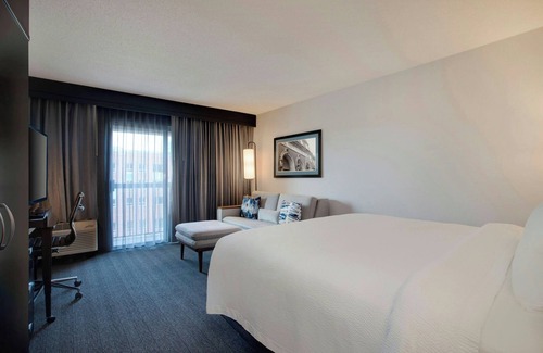 Worcester Hotel | Discover Courtyard by Marriott Worcester: Family-Friendly Stay