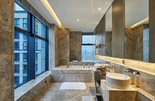 Chahujiao Hotel | Discover Courtyard by Marriott Xinchang: Rated 9/10 Stay