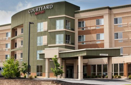 York Hotel | Relax at Courtyard by Marriott York with Pool & Ocean Views