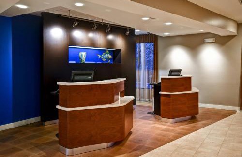 Hyannis Hotel | Discover Cape Cod Hyannis: Poolside Family-Friendly Retreat