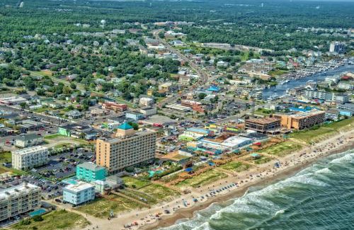 Carolina Beach Hotel | Oceanfront Retreat at Courtyard Carolina Beach Awaits