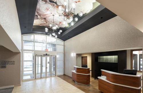 Venable Hotel | Inviting Courtyard by Marriott Charlottesville - Family Friendly