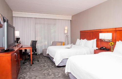 Glenview Hotel | Inviting Courtyard Chicago Glenview/Northbrook with Pool Access