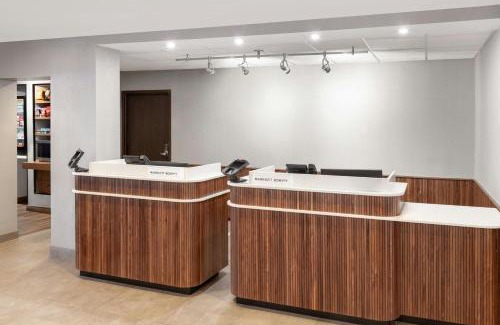 Middleburg Heights Hotel | Comfortable Stay at Courtyard Cleveland Airport South