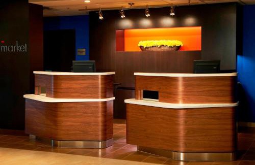 Middleburg Heights Hotel | Comfortable Stay at Courtyard Cleveland Airport South